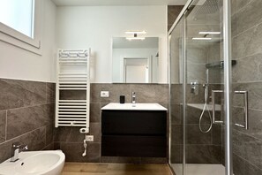 Shower - Residence Wave Island 7 - Carraro Immobiliare Jesolo (Lido di Jesolo)