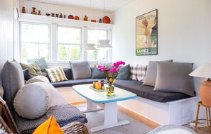 Smart TV, fireplace, table football - 8 bedroom beautiful home in Væggerløse (Væggerløse)