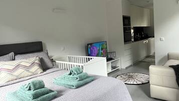 1 bedroom, iron/ironing board, travel crib, WiFi