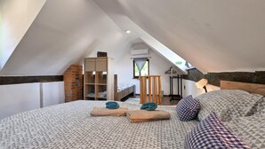 1 bedroom, travel crib, WiFi (free)