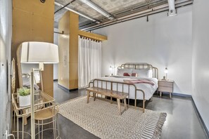 1 habitación, escritorio, tabla de planchar con plancha y wifi gratis