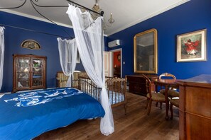 3 chambres, fer et planche à repasser