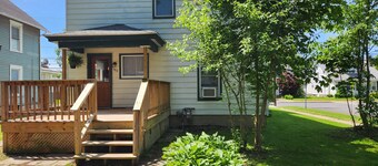1 Mile for All-Star Village, walking distance to restaurants, bus stop at curb