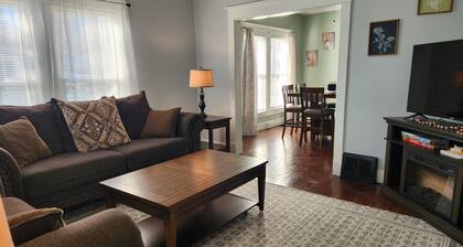 1 Mile for All-Star Village, walking distance to restaurants, bus stop at curb