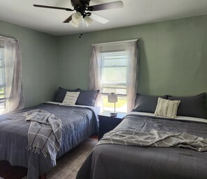 4 bedrooms, free WiFi, bed sheets