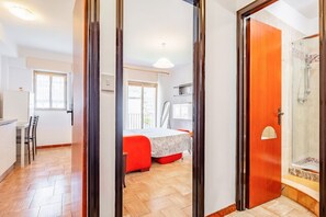1 habitación, tabla de planchar con plancha, wifi y ropa de cama 