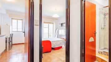 1 chambre, fer et planche Ă repasser, Wi-Fi, draps fournis