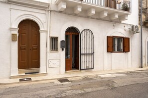Exterior detail - Casa Maria Teresa Joyful Apartment (Ceglie Messapica)