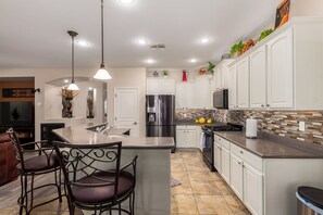 Fridge, microwave, oven, stovetop - Stunning 3 bed in the heart of Maricopa City! (Maricopa)