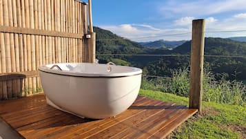 Superior suite, uitzicht op bergen | Terras