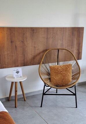 1 bedroom, free WiFi, bed sheets - EMBAHÚ SUÍTES (Santo Antonio do Pinhal)