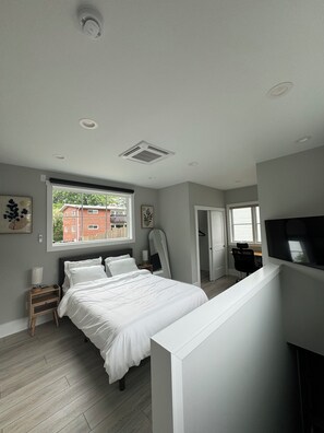 2 chambres, coffres-forts dans les chambres, bureau