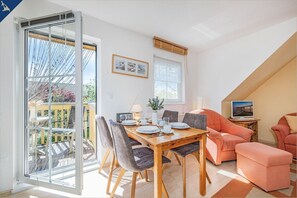 Télévision, lecteur de DVD, chaîne hi-fi