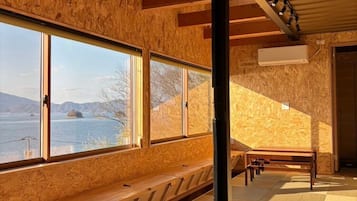 2 bedrooms, desk, laptop workspace, free WiFi