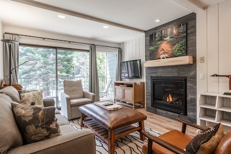 TV, fireplace, DVD player. Fully Renovated! St Anton #17 Ski in Ski Out 1 Bedroom 1 Bathroom Condo! Sleeps up to 4!