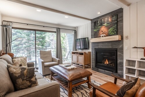 Fully Renovated! St Anton #17 Ski in Ski Out 1 Bedroom 1 Bathroom Condo!  Sleeps up to 4!