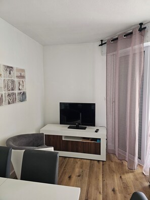 Living area - Logement à 50M de la mer Autorisée aux Chiens, à Côté du Golf et Près du lac (Saint-Jean-de-Monts)