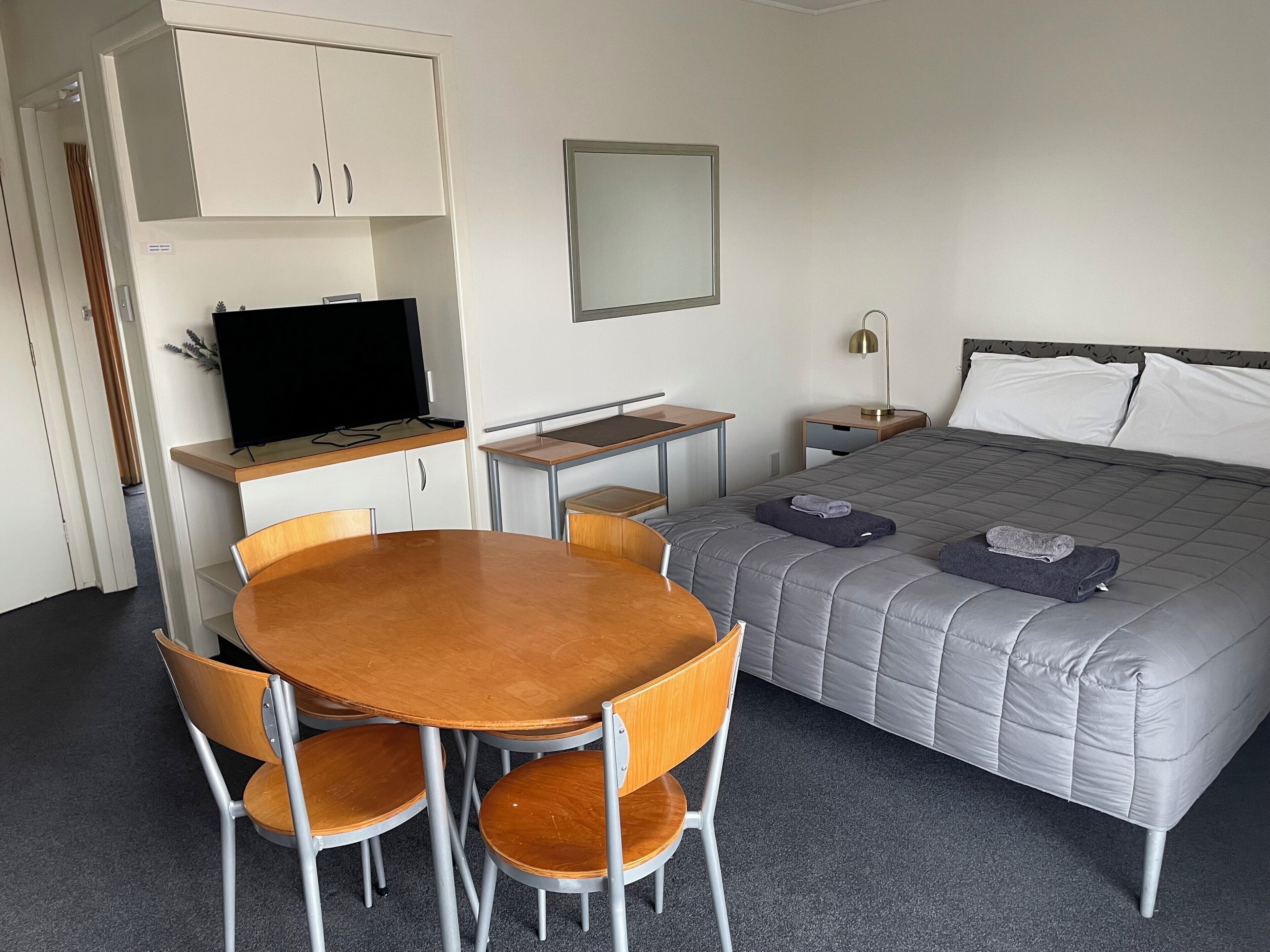 Chambres insonorisées, fer et planche à repasser, Wi-Fi gratuit