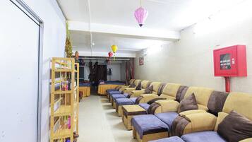 40-inch flat-screen TV with cable channels, fireplace, heated floors