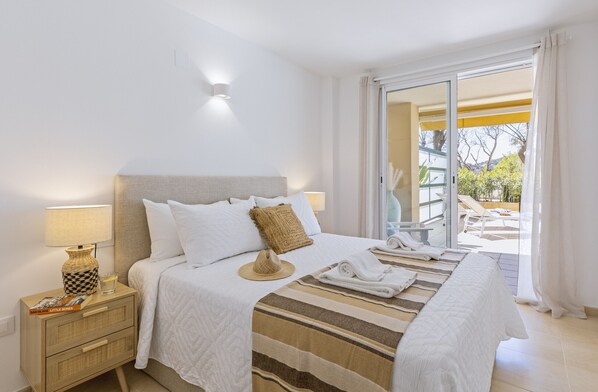 2 chambres, fer et planche à repasser, Wi-Fi gratuit, draps fournis