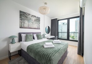 1 bedroom, iron/ironing board, WiFi, bed sheets - Grzybowska Green City View Apartment (Warszawa)