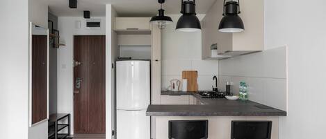 Køleskab, ovn, kogeplade, opvaskemaskine