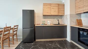 Kühlschrank, Ofen, Herdplatte, Geschirrspüler