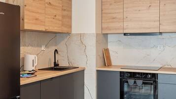 Kühlschrank, Ofen, Herdplatte, Geschirrspüler