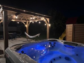Bain à remous extérieur