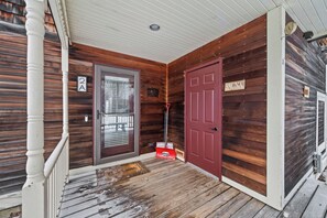 Exterior detail - Lakehouse Condo 2A - Snowmobile access, Pet friendly, Sauna (Rangeley)