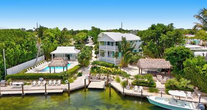 Isla Mirabelle: Boutique Resort, FREE Boat Dockage Sep-Oct Only!