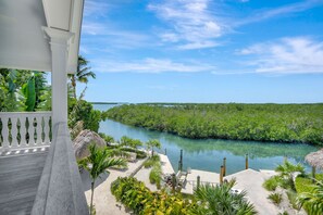 Property grounds - Bayberry Key: Waterfront Htd Pool, FREE Boat Dockage Sep-Oct Only! (Islamorada)