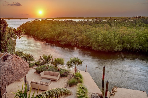 Bayberry Key: Waterfront Htd Pool, FREE Boat Dockage Sep-Oct Only!