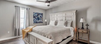 Remodeled N. Jackson Home w/ Shuffleboard, sleeps 6