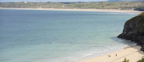 Una playa cerca