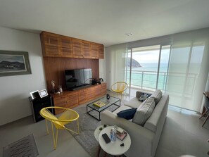 Smart TV, mesa de ping pong