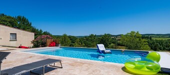 Beautiful private villa with WIFI, private pool, TV, terrace, panoramic view and parking