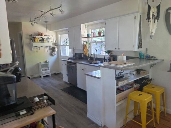 Private kitchen - The Habitat House on Halsey Street (Troutdale)