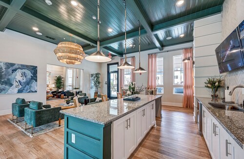 Coastal Luxe Apt Near Fernandina Bch/Amelia Island/JAX Airport & I-95 to DWTN.