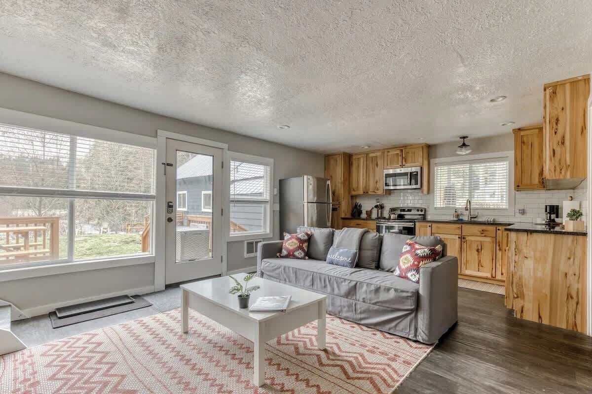TV, fireplace, DVD player, offices