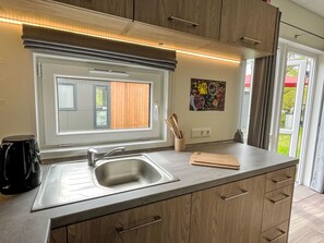 Fridge, cookware/dishes/utensils - Tiny Haus Conny by Interhome (Wemding)