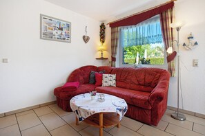 TV, bordtennis og stereoanlegg