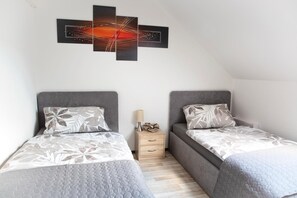 2 chambres, fer et planche à repasser, accès au Wi-Fi (inclus)