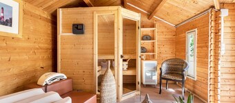 Holiday Home 'Austernfischer Haus Sonnenschein' with Shared Terrace, Private Garden and Wi-Fi