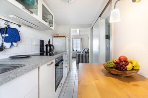 Réfrigérateur, four, plaque de cuisson, lave-vaisselle