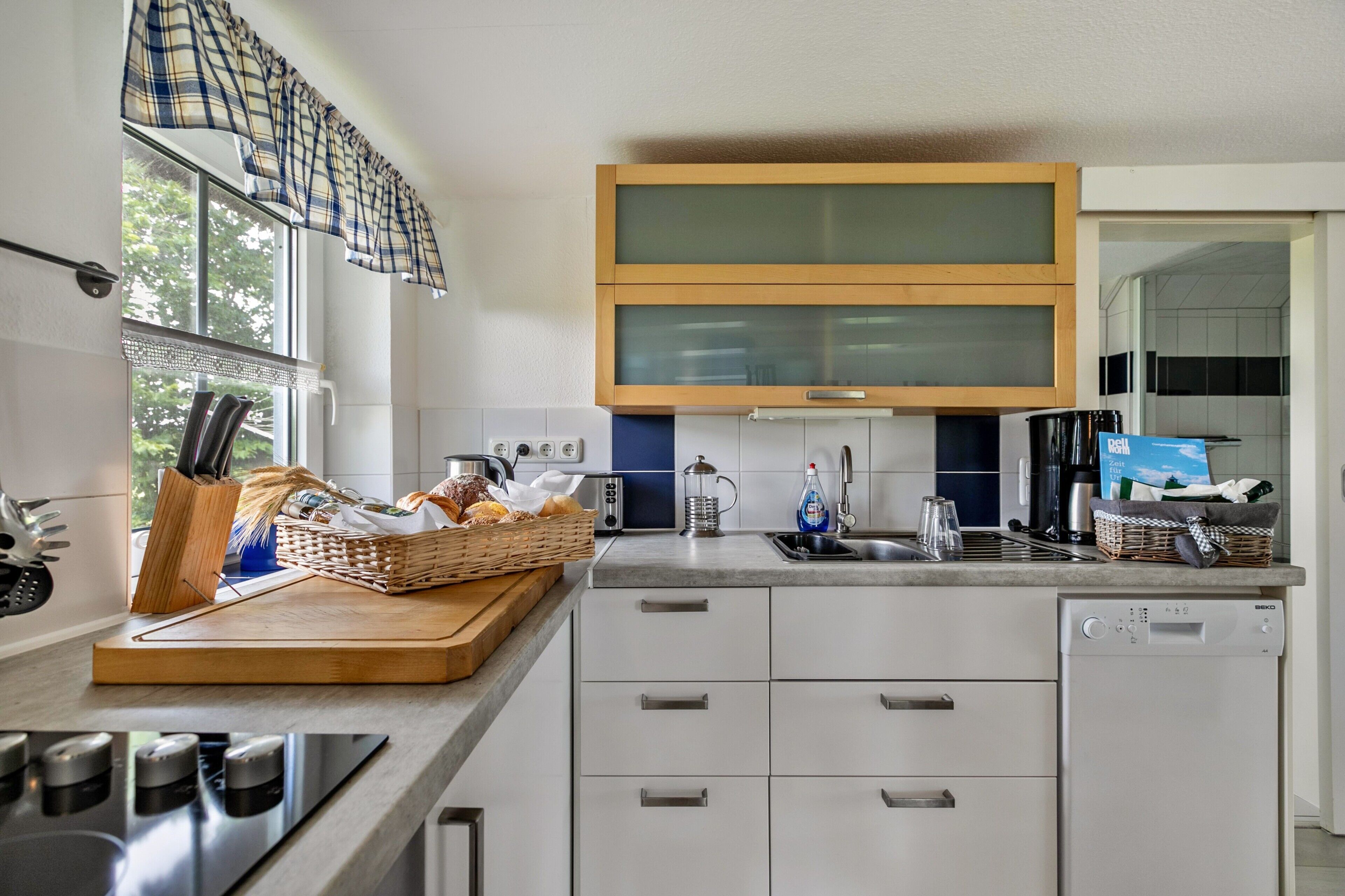 Refrigerador, horno, placa de cocina, lavavajillas