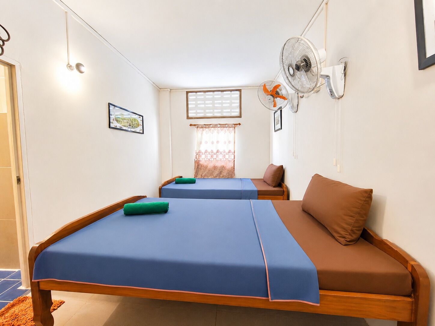 Chambre Standard, 2 lits jumeaux | 1 chambre, couette en duvet, bureau, accès au Wi-Fi (inclus)