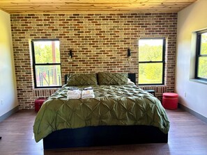 7 soverom, strykejern/-brett, reiseseng for barn og wi-fi (inkludert)