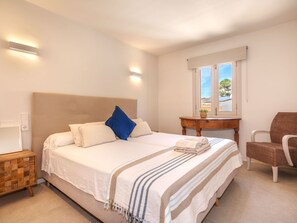 3 soverom, skrivebord, strykejern/-brett og wi-fi