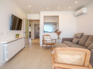 TV, fireplace - Albers Sea Views by Interhome (Port d'Alcúdia)